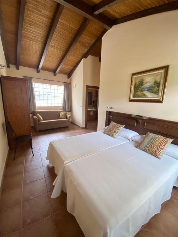 Hotel Rural Monasterio De Ara Mada Санта-Коломба-де-лас-Арримадас Экстерьер фото