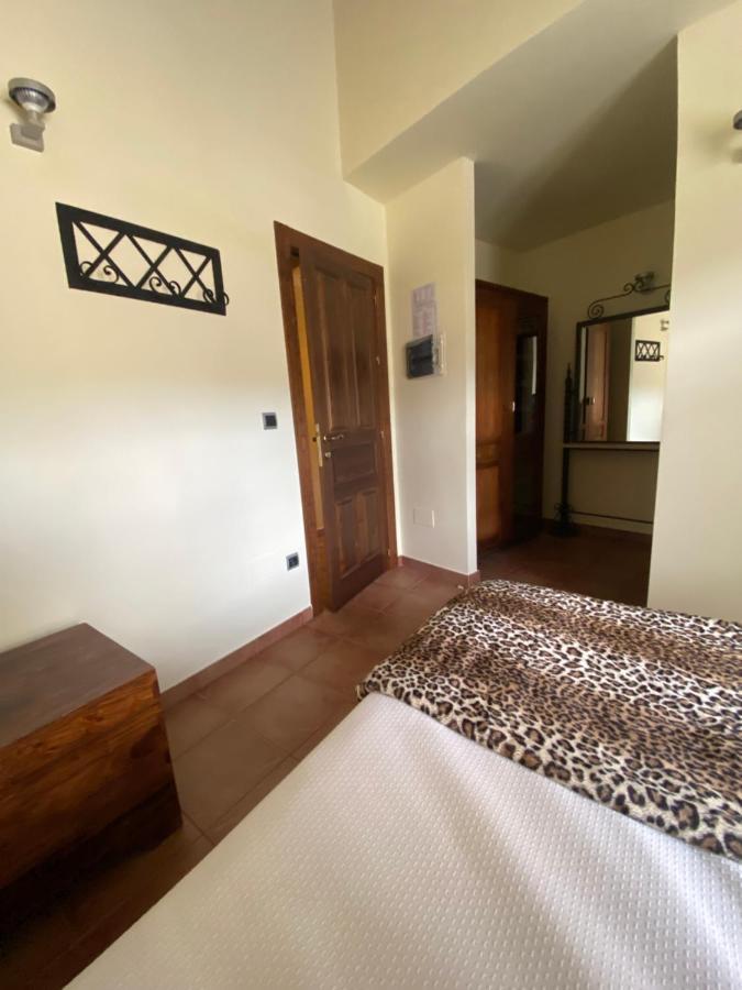 Hotel Rural Monasterio De Ara Mada Санта-Коломба-де-лас-Арримадас Экстерьер фото