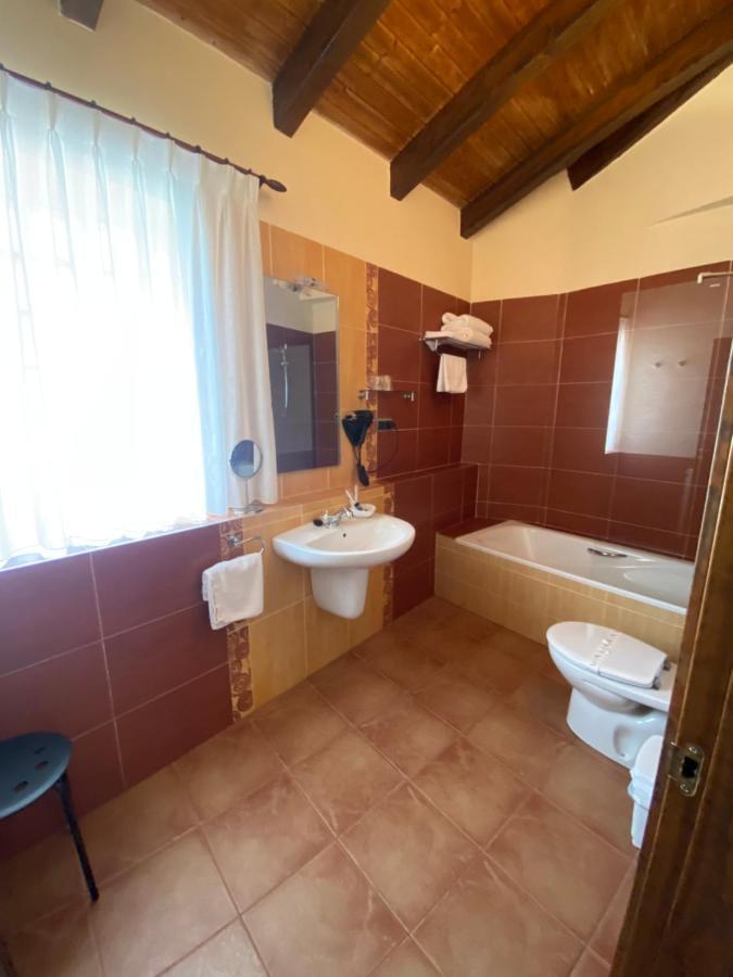 Hotel Rural Monasterio De Ara Mada Санта-Коломба-де-лас-Арримадас Экстерьер фото